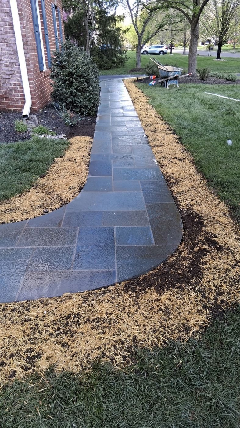 Custom Thermal Bluestone Porch & Curved Walkway project photo 3