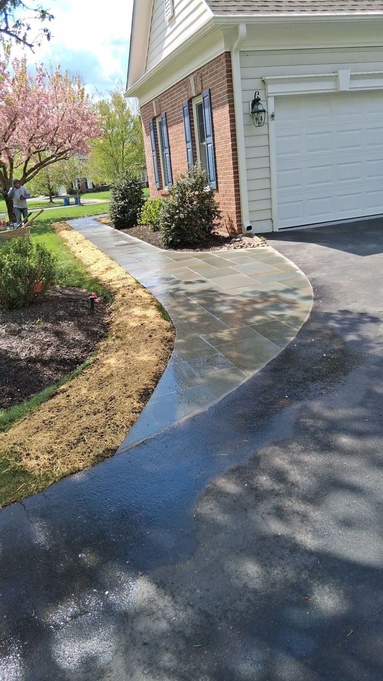 Custom Thermal Bluestone Porch & Curved Walkway project photo 5
