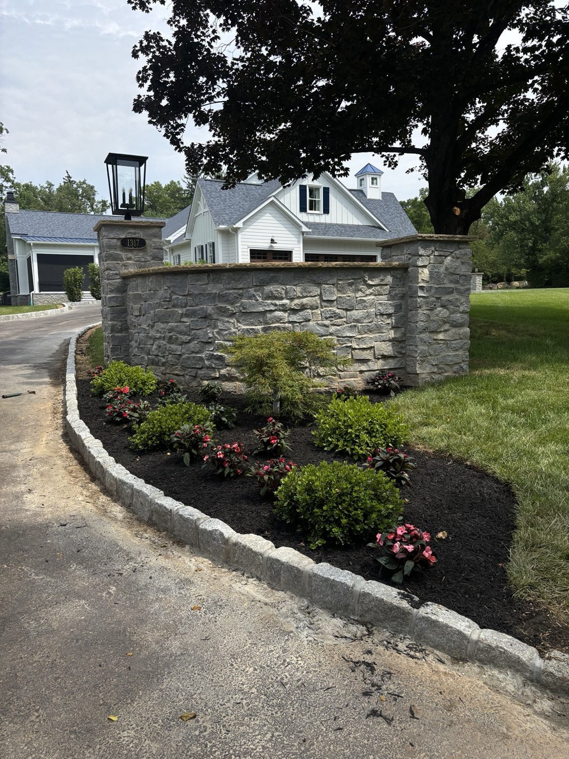 Custom Thermal Bluestone Porch & Curved Walkway project photo 6